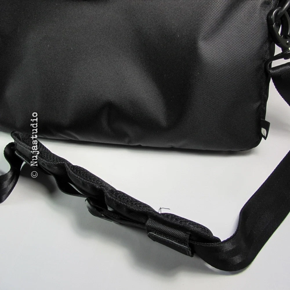Incase Shoulder Computer Bag W/Strap and H…